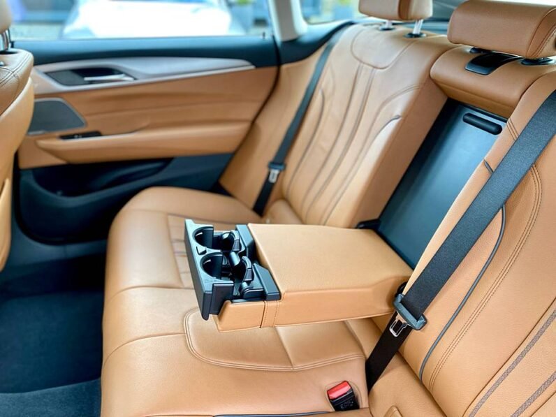 
								BMW SERIE 6 620D G32 GRAN TURISMO BVA8 plein									