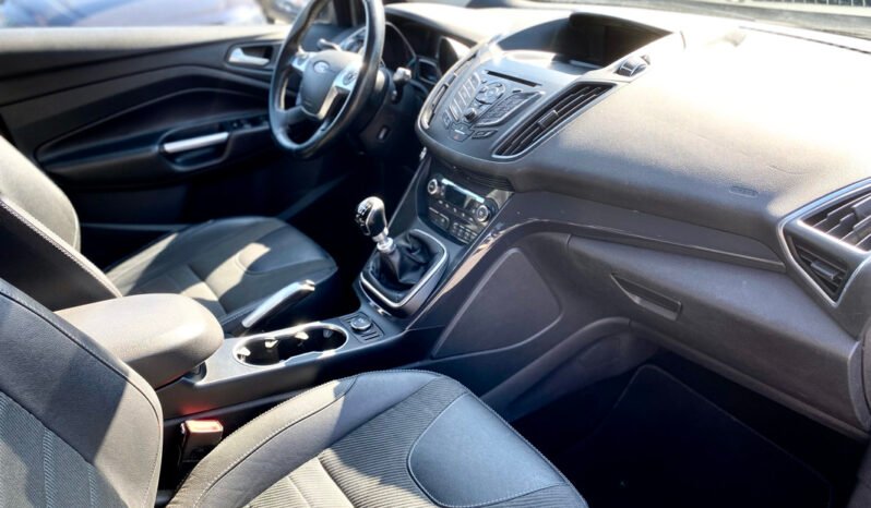 
								FORD KUGA II 2.0 TDCI 150 S&S 4X2 SPORT PLATINIUM plein									